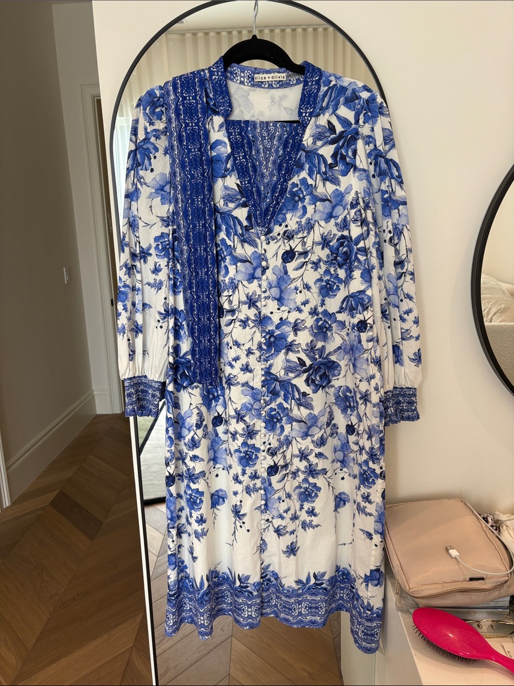 ALICE AND OLIVIA Shanley Button-Front Midi Dress with Waist Ties - Picture 4 of 5